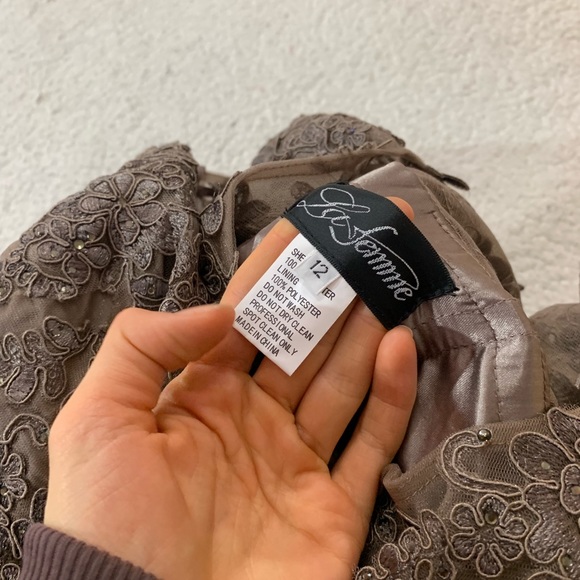 La femme ballgown embellished lace satin cocoa - Picture 4 of 8